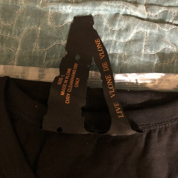 VLONE Rhinestone Staple T-Shirt - Picture 6 of 7